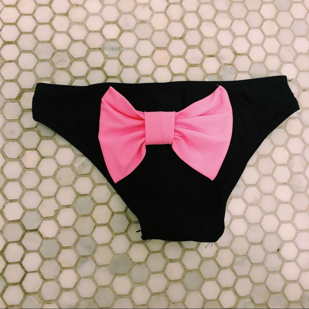 🎀 Black Bikini Bottom with Pink Bow 🎀